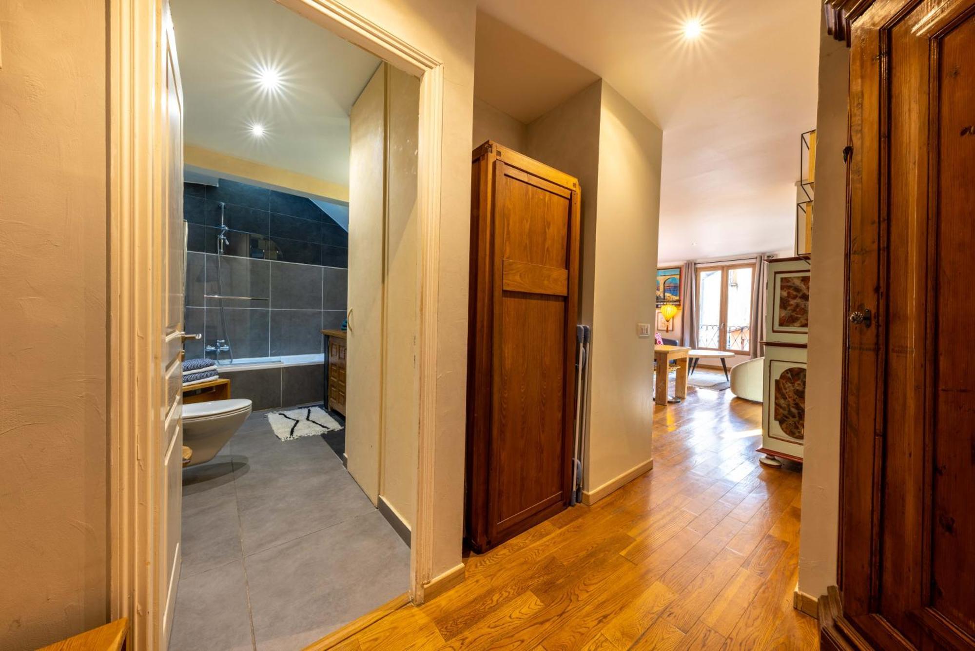 Spacious And Bright Flat Close To The Beach : Heart Of Old Nice Buitenkant foto